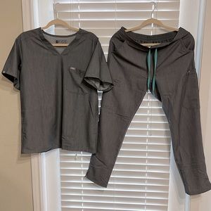 FIGS Scrub Top and Pant Women's Technical Collection Size Small Made In Vietnam.